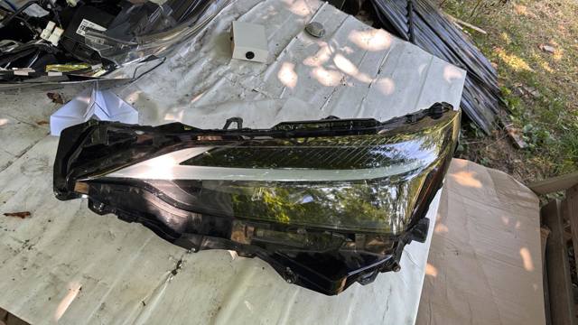 Фара основная левая 81150F6010 TOYOTA