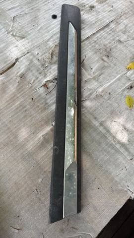 Молдинг задней левой двери, нижний 828776FR0A NISSAN