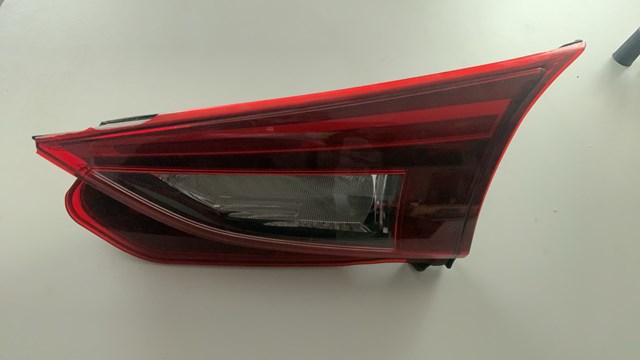 Фара задняя правая внутренняя B45C513F0B MAZDA