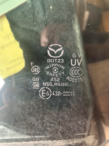 MAZDA KD5359510B Стекло двери передней левой в наличии Черкассы