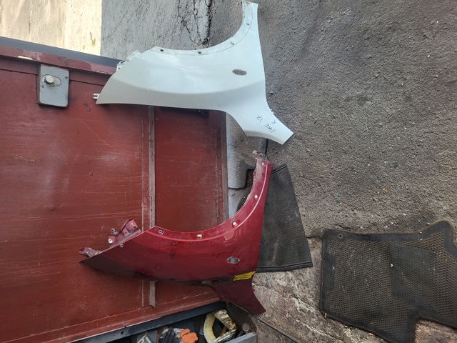 Переднее правое крыло F31001KKAA NISSAN