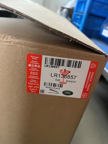 LR136857 LAND ROVER Фонарь задний левый купить в Киев