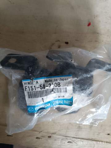 MAZDA F15158210B Петля двери передней правой в наличии Ирпень