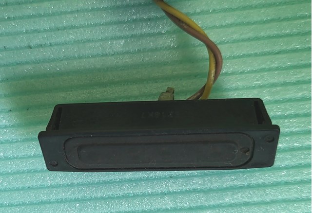 Кнопка привода замка третей/пятой двери 253809HM0A NISSAN