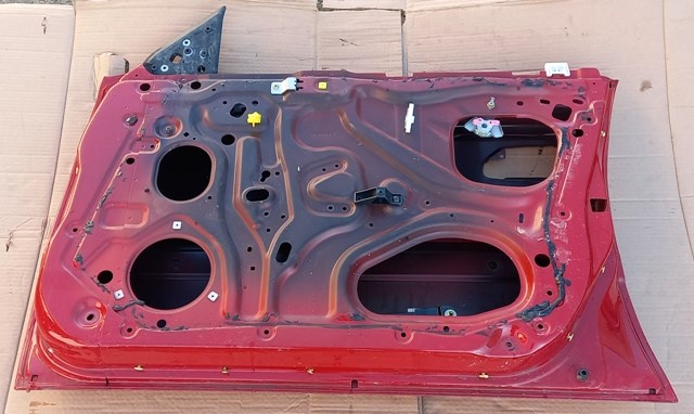 SUBARU 61100AC021 Дверь передняя правая в наличии Полтава