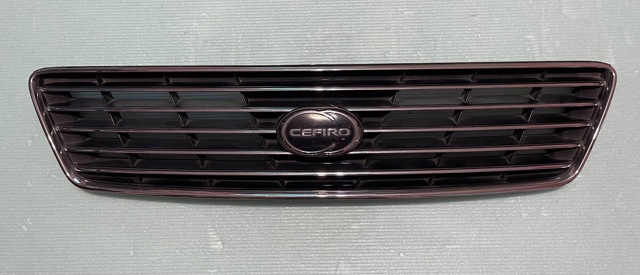 Решетка радиатора 6231051U00 NISSAN