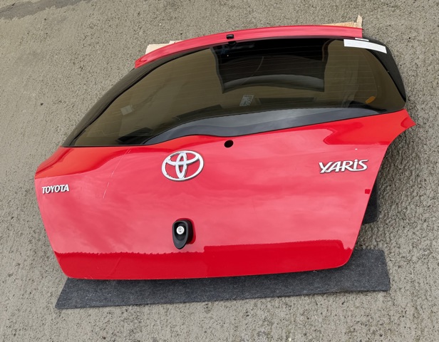 Задняя дверь 670050D030 TOYOTA