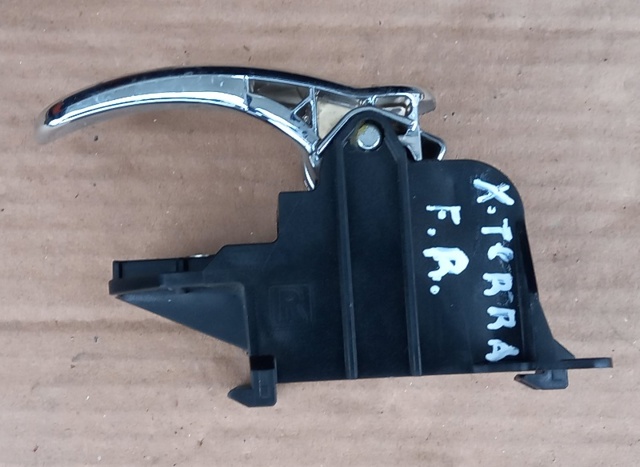 Ручка двери передней внутренняя правая 80670EA500 NISSAN