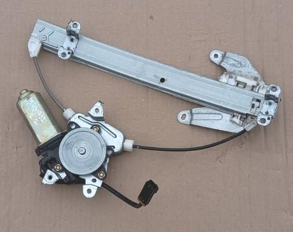 Мотор стеклоподъемника двери задней, правой 8273040U05 NISSAN