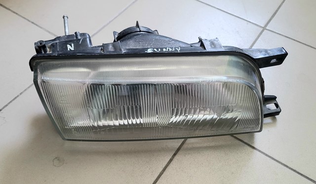 Вставка фары правой B601063C00 NISSAN
