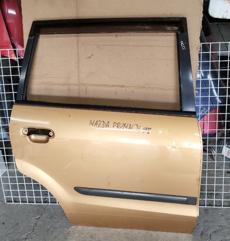 Задняя правая дверь C10072020M MAZDA