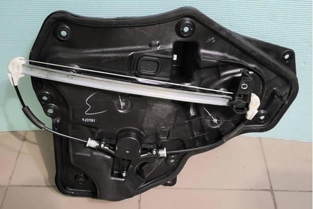 Стеклоподъемник левой задней двери GHP973590A MAZDA