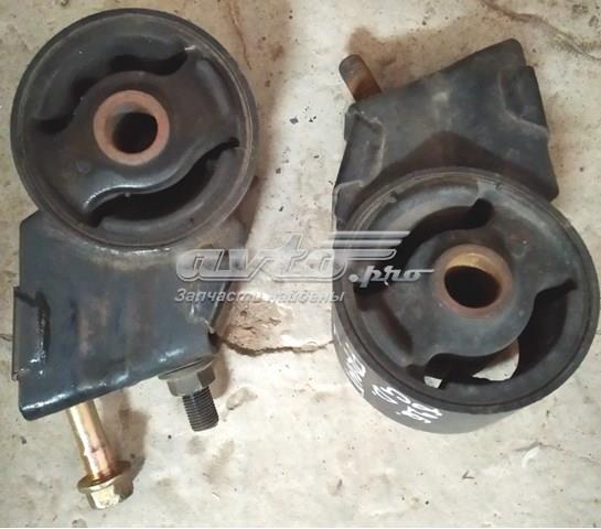 Подушка двигателя передняя GJ2339050B MAZDA