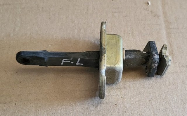 MITSUBISHI MB517470 Ограничитель открывания двери передний в наличии Винница