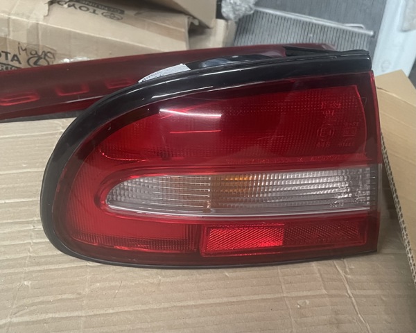 Задний левый стоп MR124263 MITSUBISHI