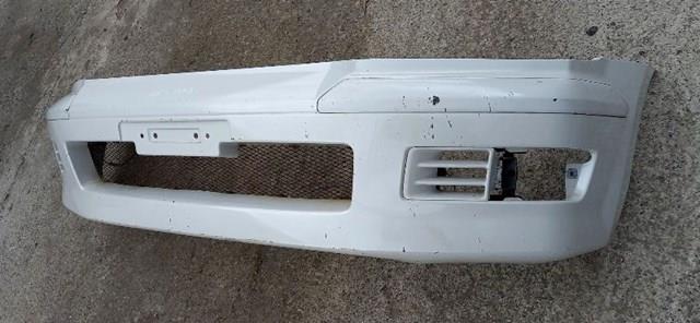 Бампер на авто Mitsubishi Space Wagon 3