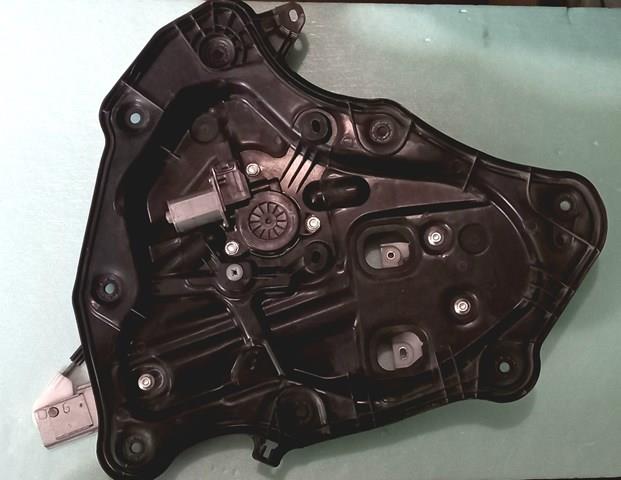 Стеклоподъемник задней левой двери TK4873590A MAZDA