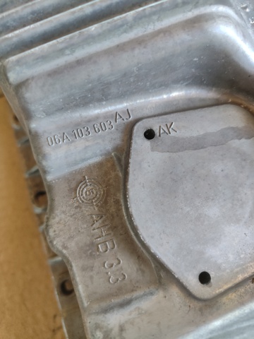 VAG 06A103603AJ Поддон масляный картера двигателя в наличии Украина