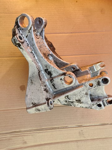9643834880 PEUGEOT Кронштейн генератора купить в Харьков