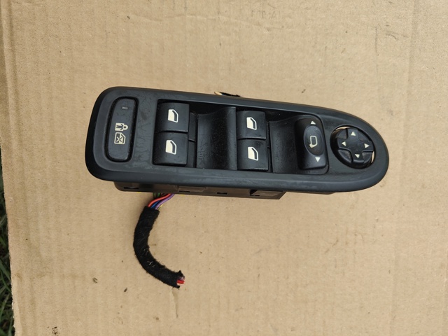 96644915XT PEUGEOT Кнопочный блок управления стеклоподъемником передний левый купить в Чернигов