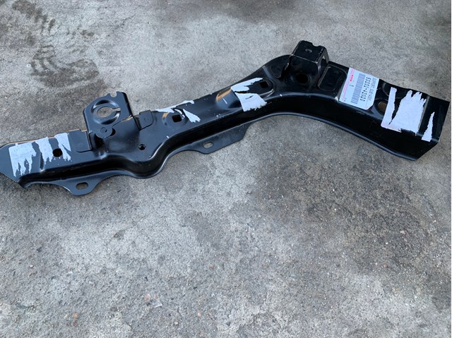 TOYOTA 5320342021 Кронштейн радиатора верхний левый в наличии Полтава