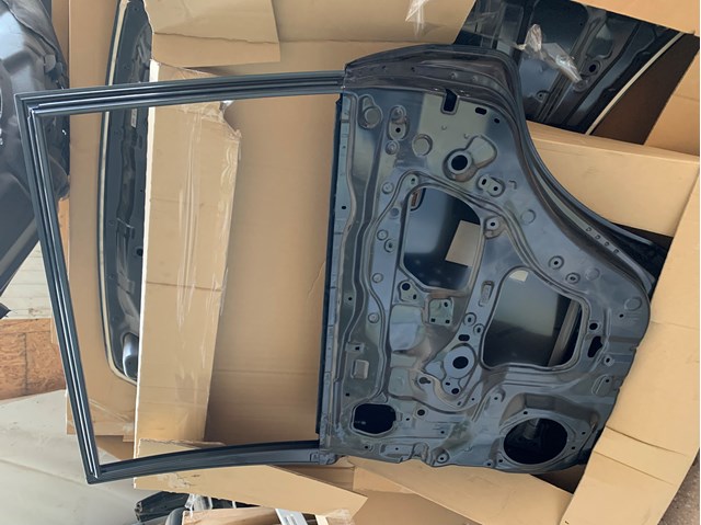 6700360560 TOYOTA Дверь задняя правая купить в Киев