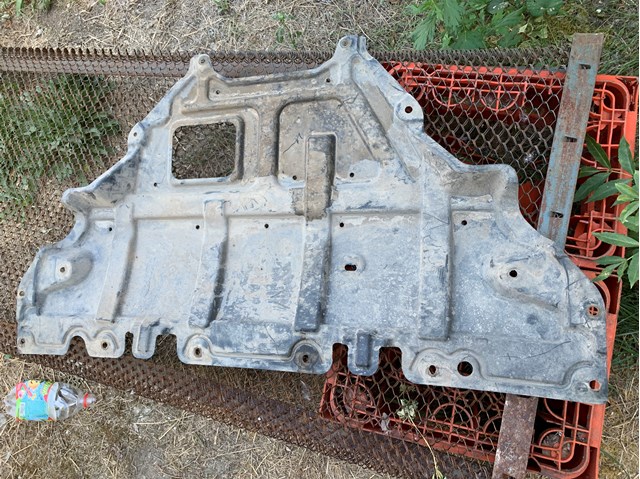 758921CA0A Защита двигателя, поддона (моторного отсека) купить Ирпень