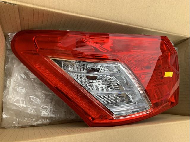 Задний левый внешний фонарь 8156133500 TOYOTA