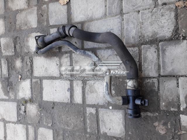 Патрубок радиатора охлаждения нижний 8E0121055N VAG