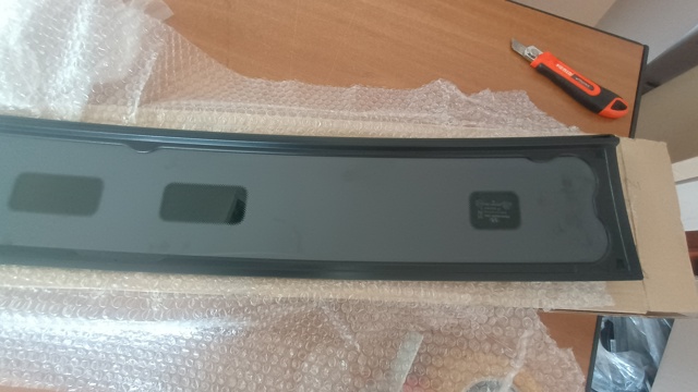 HYUNDAI 816102W000 Крышка люка крыши в наличии Львов