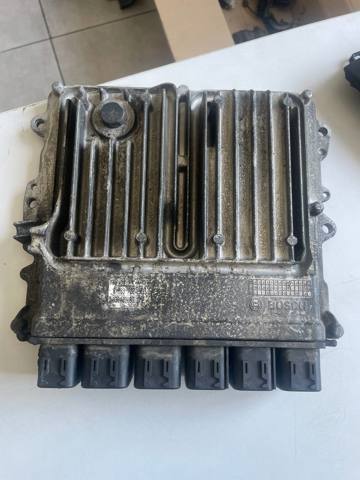 Компьютер двигателя 8689722 BMW