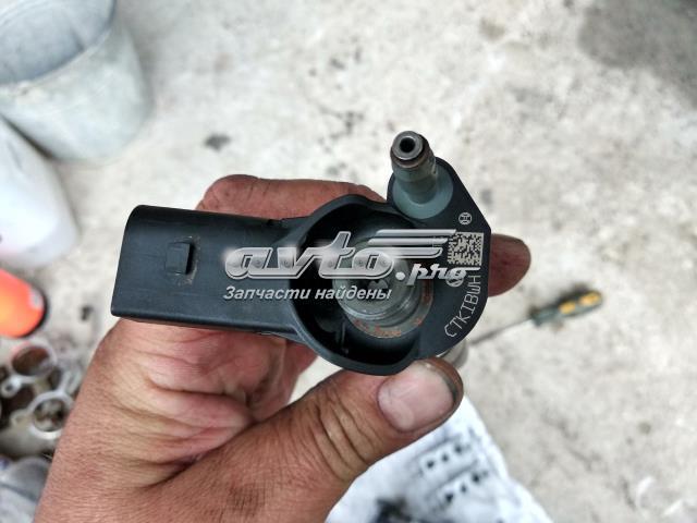 VAG 03L130277C Форсунка впрыска топлива в наличии Киев