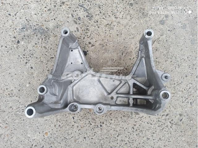 Кронштейн подушки (опоры) двигателя, правой 112314BA0B NISSAN