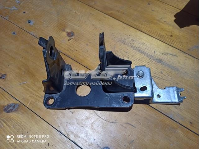 Кронштейн подушки (опоры) двигателя, левой 1232536070 TOYOTA
