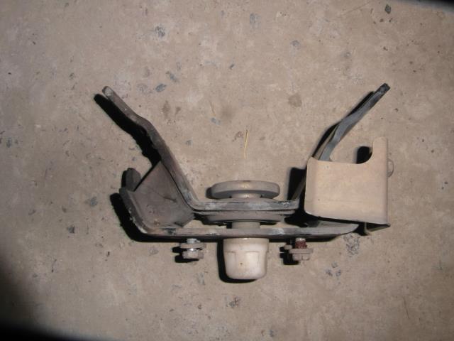 Подушка КПП 1237131050 TOYOTA