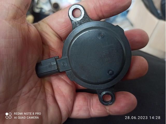 Клапан электромагнитный положения распредвала, правый 1537025020 TOYOTA