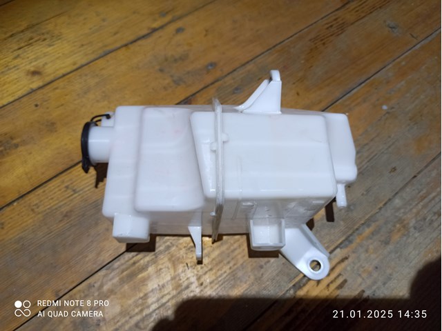  Расширительный бачок 1647025050 TOYOTA