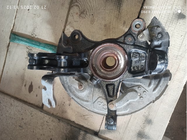 Кулак поворотный передний левый 1647857480 PEUGEOT