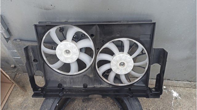 TOYOTA 1671136180 Диффузор радиатора в наличии Каменское