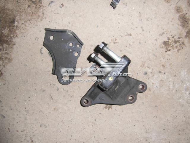 Кронштейн подушки (опоры) двигателя, правой 216702B000 HYUNDAI