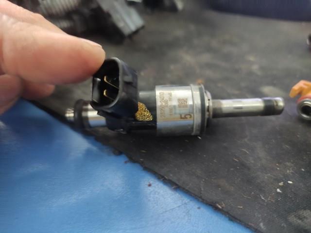 Форсунка дизельная в сборе 2325024010 TOYOTA