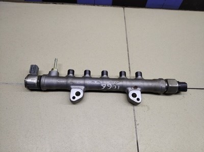 Рампа форсунок системы впрыска топлива 238100E011 TOYOTA