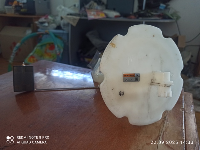 Датчик уровня топлива в баке, левый 250601NC0C NISSAN