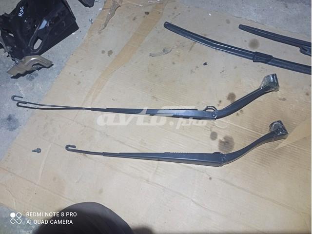 Рычаг-поводок дворника лобового стекла 288816FL0A NISSAN