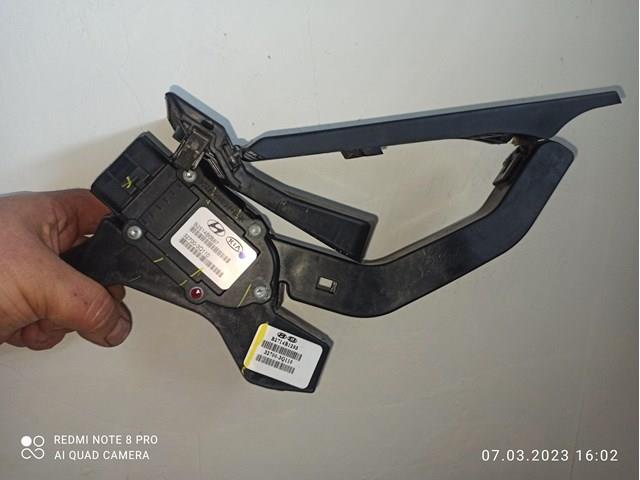 Педаль акселератора 327003Q110 HYUNDAI