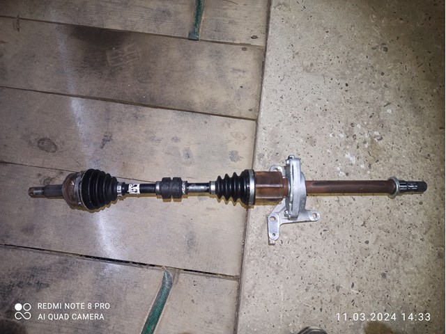 Полуось передняя, правая 391004ED2A NISSAN
