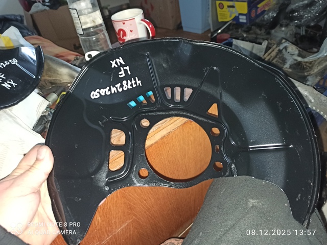 Кожух тормозного диска переднего левого 4778242050 TOYOTA