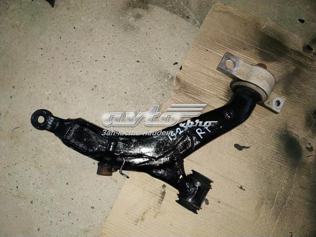 Нижний правый рычаг передней подвески 4862053020 TOYOTA