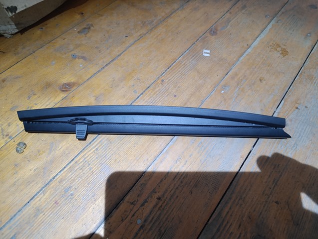 Солнцезащитный экран задней двери 51168266357 BMW