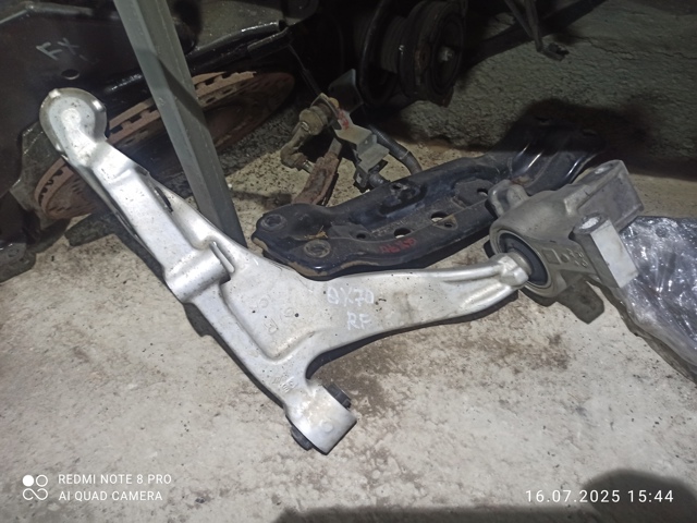 Передний нижний рычаг 545001DR0A NISSAN